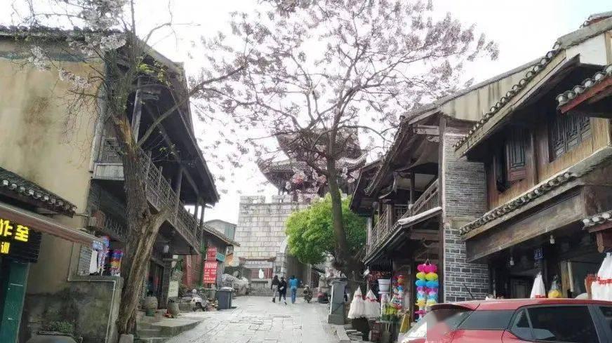 抓党建工作,促基层治理